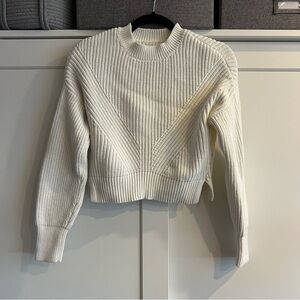 White cable knit Abercrombie cropped sweater